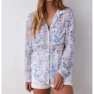 NEW BELLA DAHL full button down hipster shirt in orchid floral print